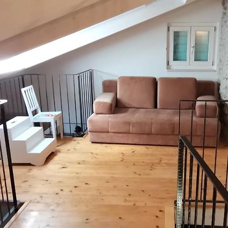 Apartments Casa Roccia Bianca Ровин Екстериор снимка