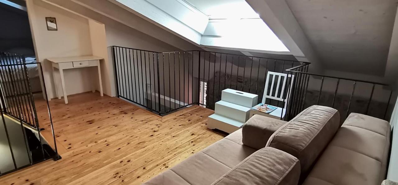Apartments Casa Roccia Bianca Ровин Екстериор снимка