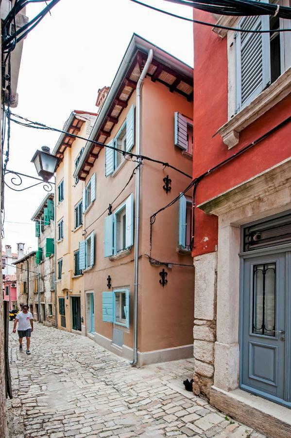 Apartments Casa Roccia Bianca Ровин Екстериор снимка