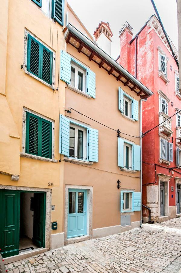 Apartments Casa Roccia Bianca Ровин Екстериор снимка