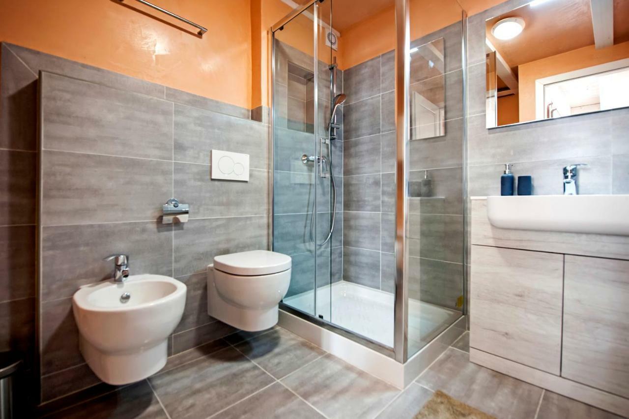 Apartments Casa Roccia Bianca Ровин Екстериор снимка